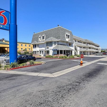 Motel 6-Oakland, Ca - Airport Екстер'єр фото