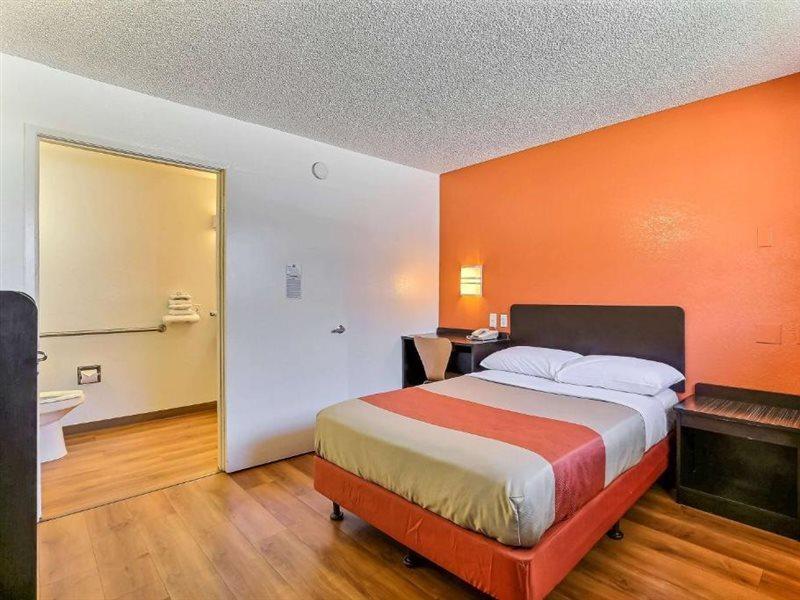 Motel 6-Oakland, Ca - Airport Екстер'єр фото