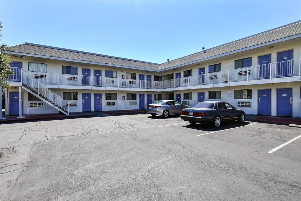 Motel 6-Oakland, Ca - Airport Екстер'єр фото