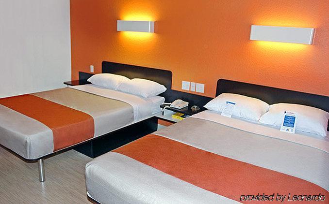 Motel 6-Oakland, Ca - Airport Екстер'єр фото