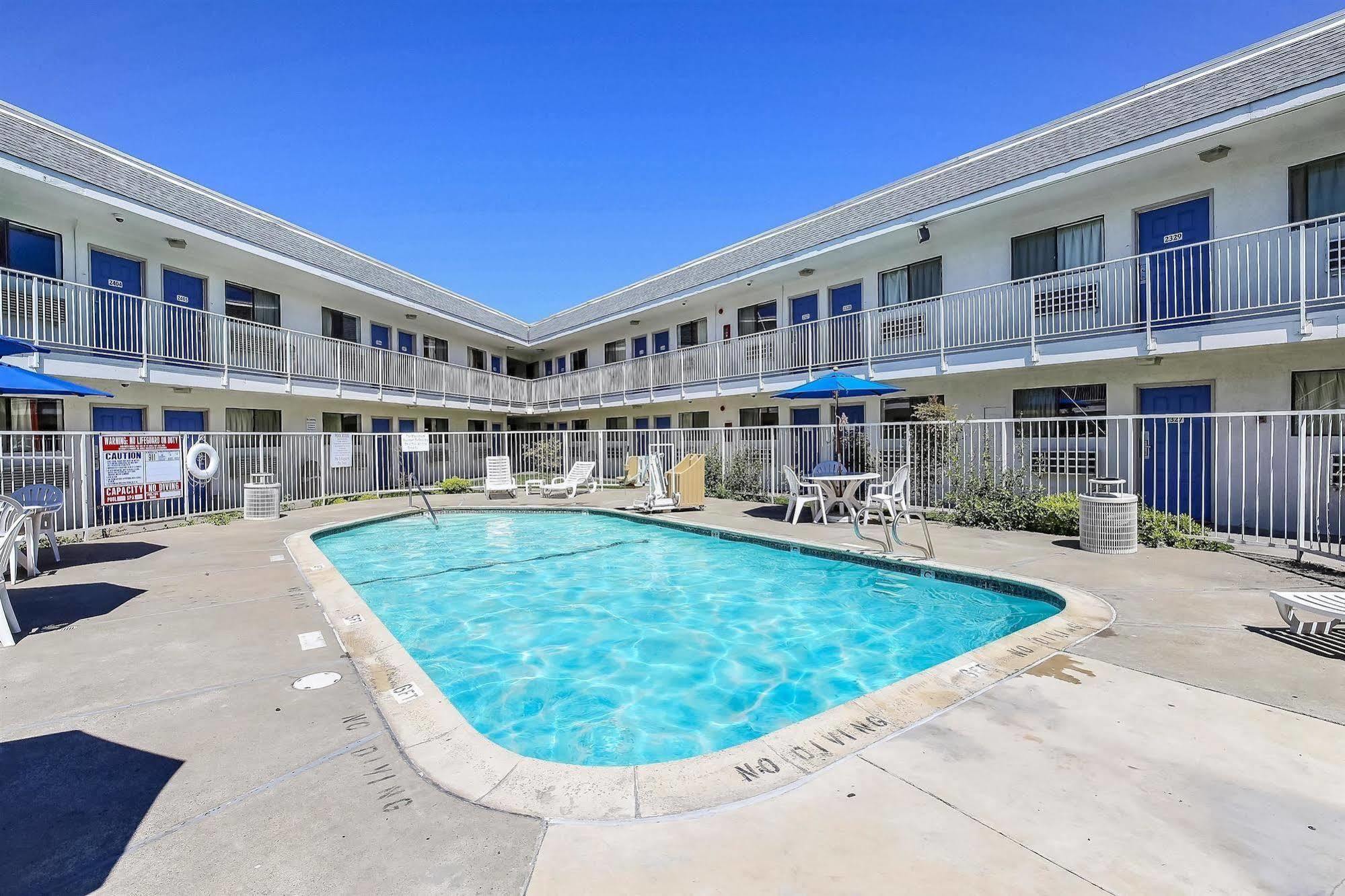 Motel 6-Oakland, Ca - Airport Екстер'єр фото